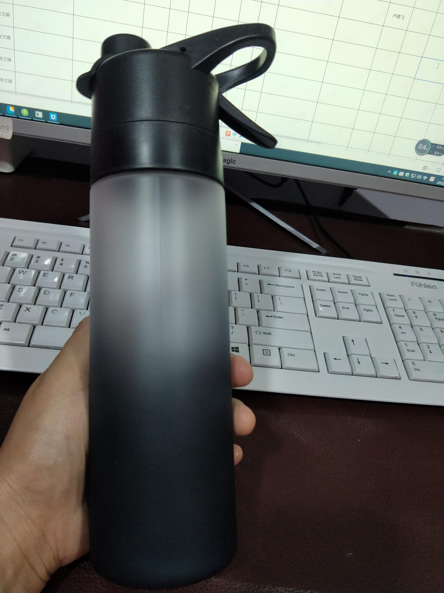 Large Capacity Spray Water Bottle