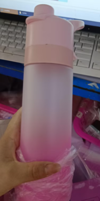 Large Capacity Spray Water Bottle